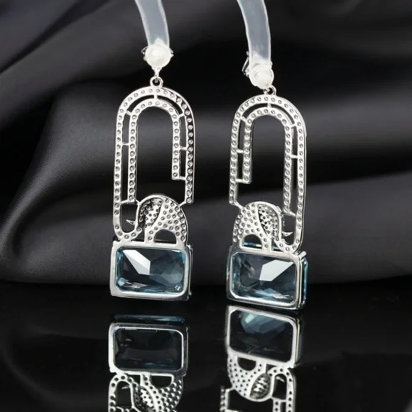 - - 18K GP Blue zircon elephant 🐘 dangle earrings